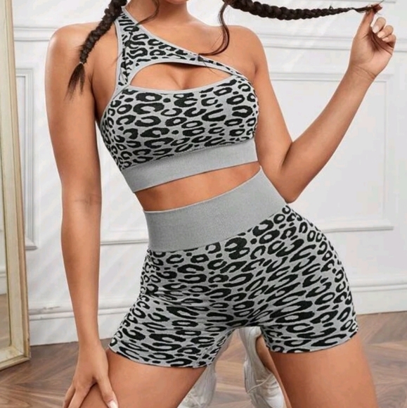 One shoulder cut out gym set - Picture 1 of 2